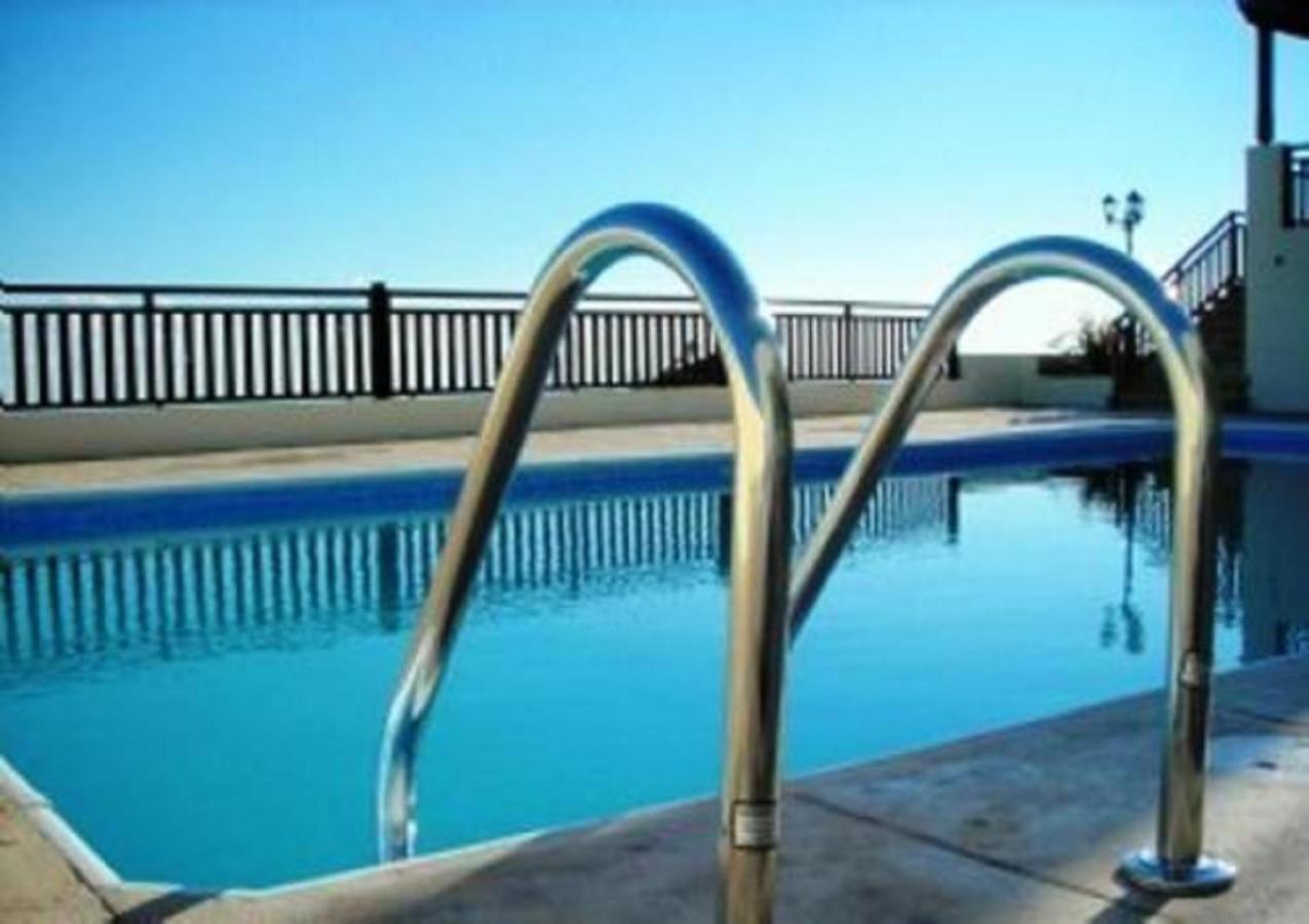 First Floor 2 Bedroom Apartment, Large Balcony, Amazing Sea Views, Communal Pool Peyia Exterior foto