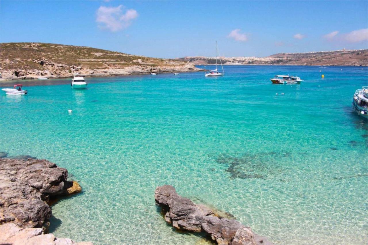 First Floor 2 Bedroom Apartment, Large Balcony, Amazing Sea Views, Communal Pool Peyia Exterior foto